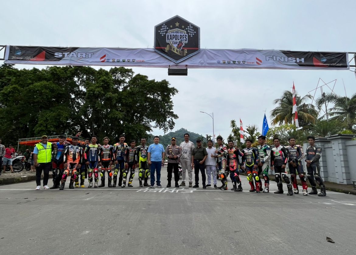 Para peserta Open Road Race Kapolres Cup